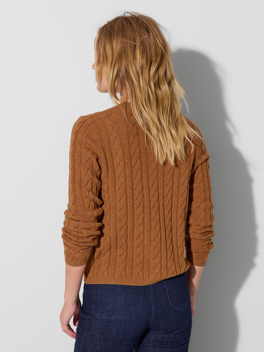 7516759 AED 7516759_AED-JEANPAUL-W26-Modell-Front_2871_Abby cardigan AED.jpg_Front
