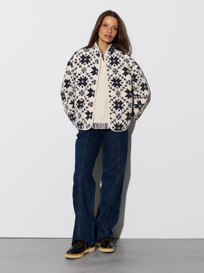 7516801 EM6 7516801_EM6-JEANPAUL-W26-Modell-Front_5998.jpg_