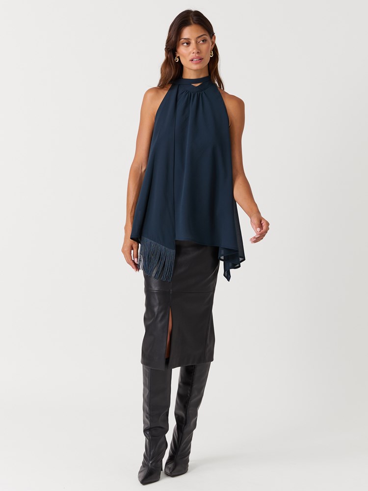 Halternecktop 7516903_IEG-DONNA-W26-Modell-Front_chn=vic_513_Halternecktop IEG.jpg_Front||Front