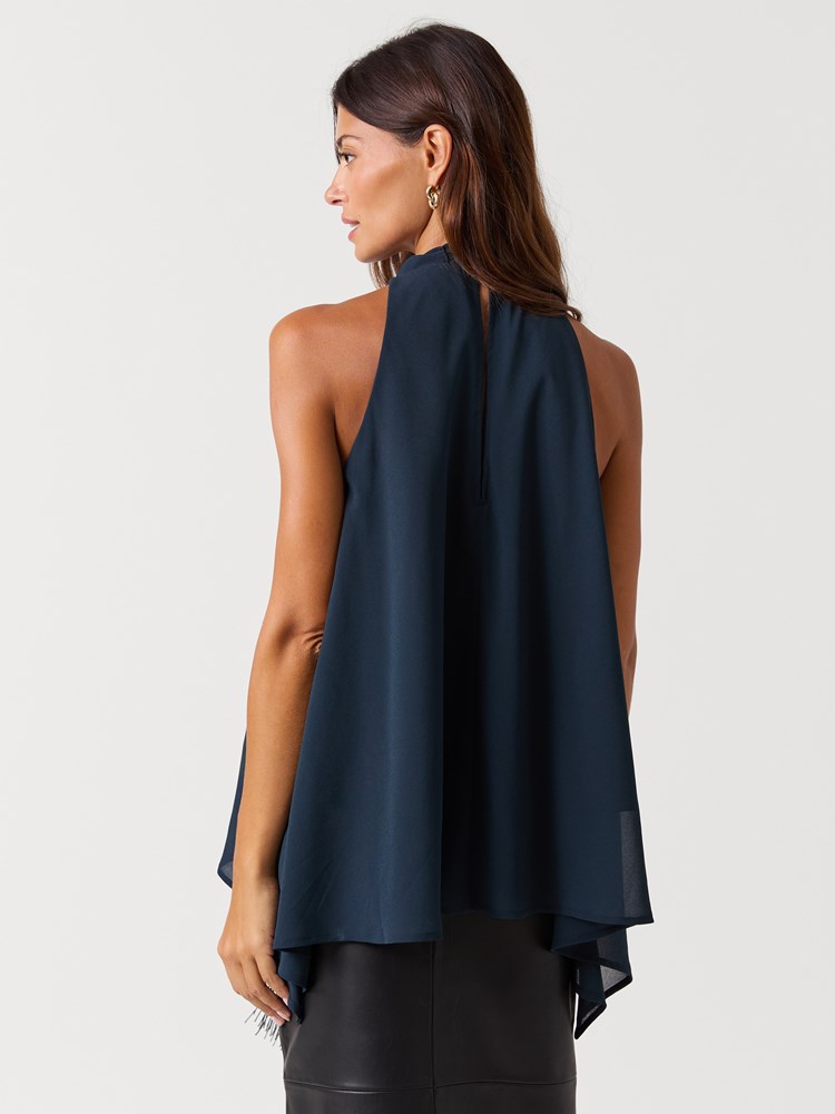 Halternecktop 7516903_IEG-DONNA-W26-Modell-Front_chn=vic_6069_Halternecktop IEG.jpg_Front||Front