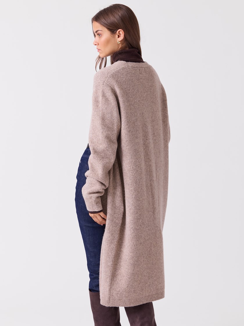 7516984 AO9 7516984_AO9-BLU-A26-Modell-Front_chn=vic_2065_Molly cardigan AO9.jpg_Front