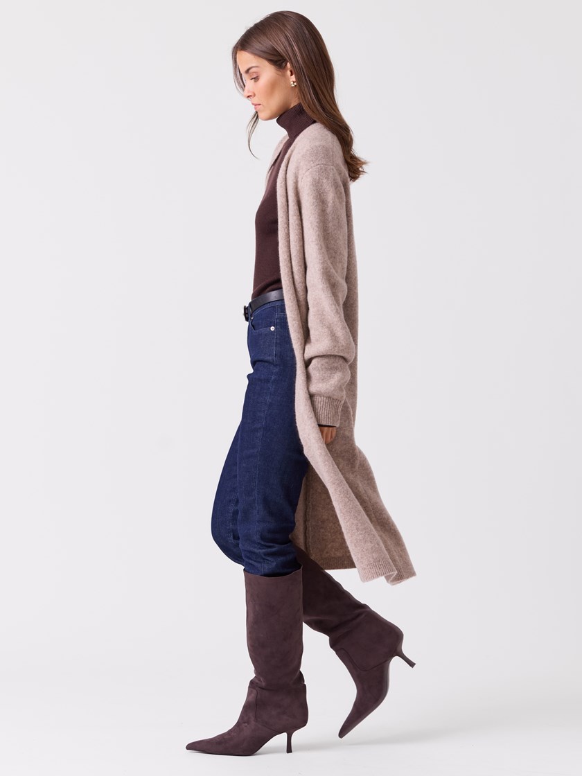 7516984 AO9 7516984_AO9-BLU-A26-Modell-Front_chn=vic_5846_Molly cardigan AO9.jpg_Front
