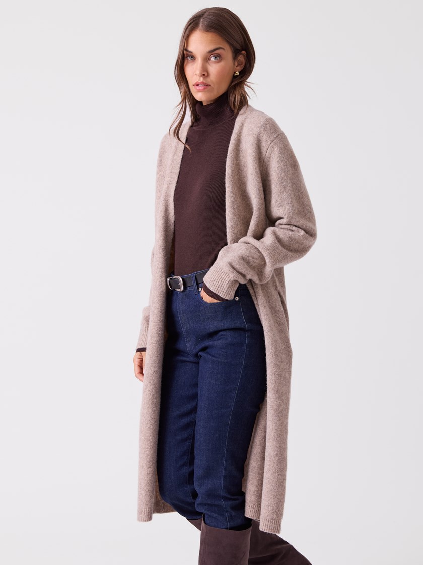 7516984 AO9 7516984_AO9-BLU-A26-Modell-Front_chn=vic_779_Molly cardigan AO9.jpg_Front