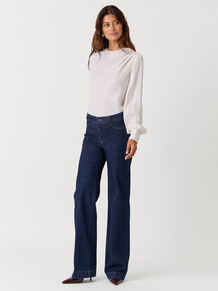 Tilly bluse 7516985_O63-BLU-W26-Modell-Front_chn=vic_3808_Tilly bluse O63.jpg_Front