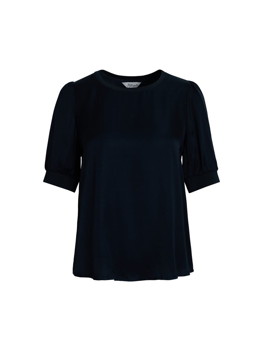 7517004 EM6 7517004_EM6-MELL-A26-Modell-Front_chn=vic_7216_Kimmy topp EM6.jpg_Front||Front