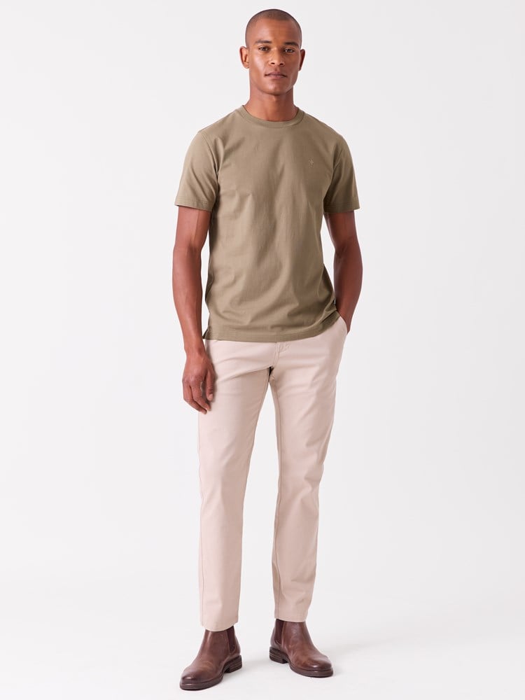 Lloyd chinos 7517012_I4C-VESB-A26-Modell-Front_chn=vic_3666_Lloyd chinos I4C.jpg_Front||Front