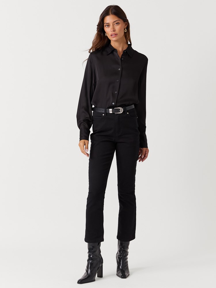Gina skjorte 7517024_ID2-BLU-W26-Modell-Front_chn=vic_3377_Gina skjorte ID2.jpg_Front