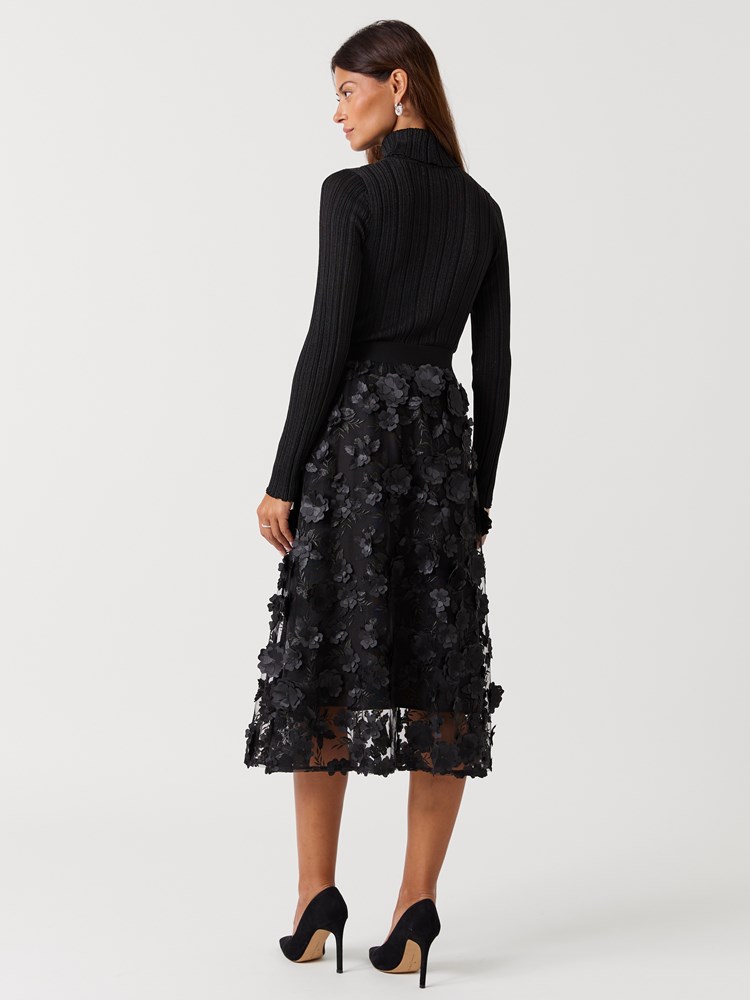 Nadine skjørt 7517058_ID2-MELL-W26-Modell-Front_chn=vic_14_Nadine skjørt ID2.jpg_Front||Front