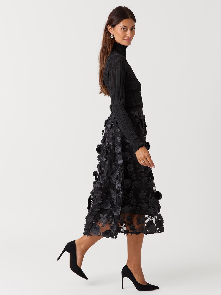 Nadine skjørt 7517058_ID2-MELL-W26-Modell-Front_chn=vic_7197_Nadine skjørt ID2.jpg_Front||Front