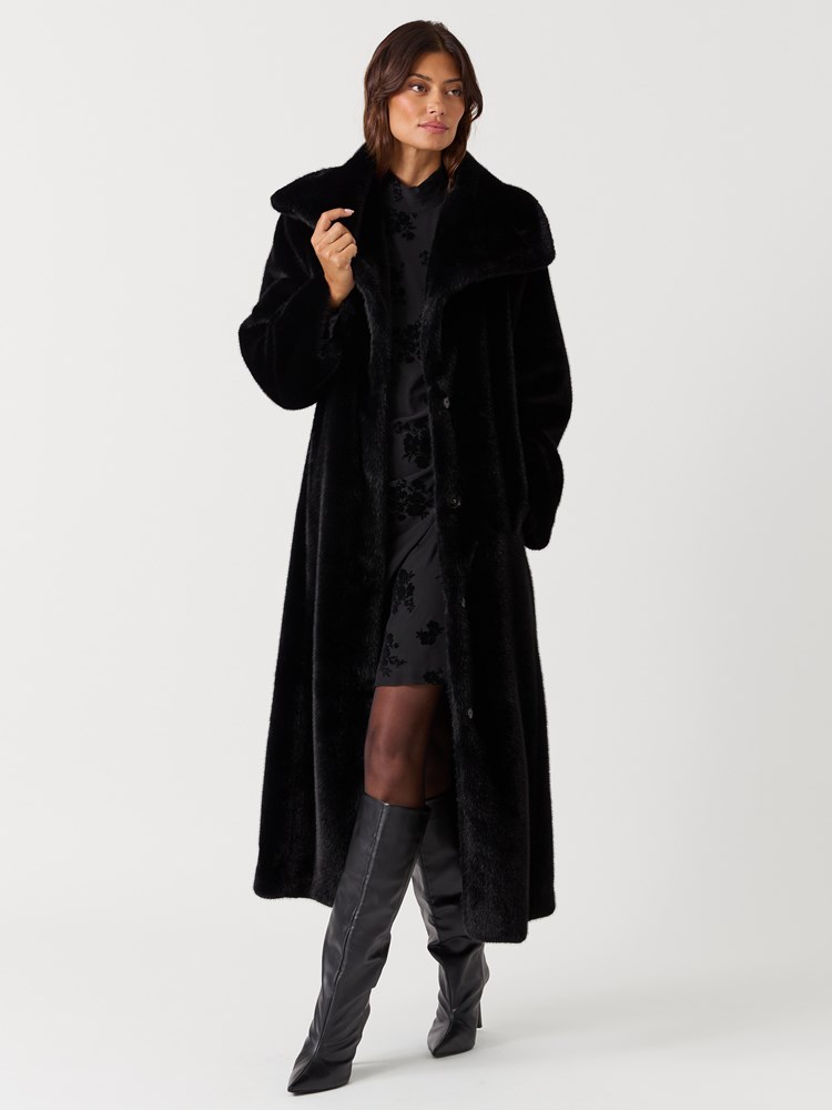 Aubrey kåpe 7517095_ID2-BLU-W26-Modell-Front_chn=vic_9131.jpg_Front