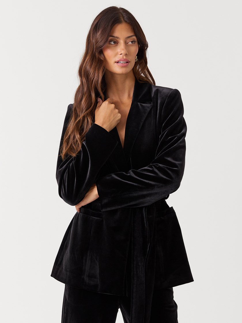 7517099 ID2 7517099_ID2-BLU-W26-Modell-Front_chn=vic_8813_Alex blazer ID2 7517099.jpg_Front
