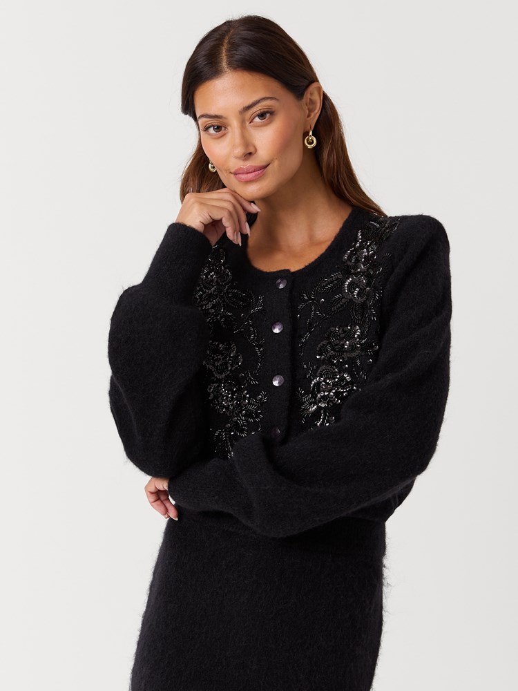 Inger cardigan 7517149_ID2-BLU-W26-Modell-Front_chn=vic_7435_Inger cardigan ID2.jpg_Front||Front