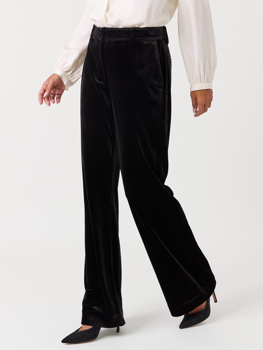 7517155 ID2 7517155_ID2-BLU-W26-Modell-Front_chn=vic_5342_Alex bukse ID2 7517155.jpg_Front||Front