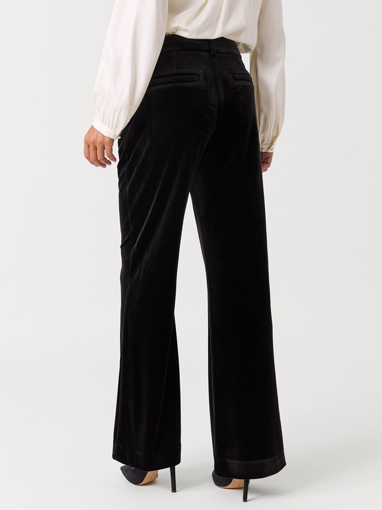 Alex bukse 7517155_ID2-BLU-W26-Modell-Front_chn=vic_8263.jpg_Front