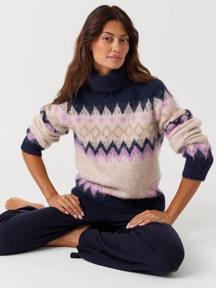 Elza genser 7517179_EM6-MELL-W26-Modell-Front_chn=vic_2461_Elza genser EM6.jpg_Front
