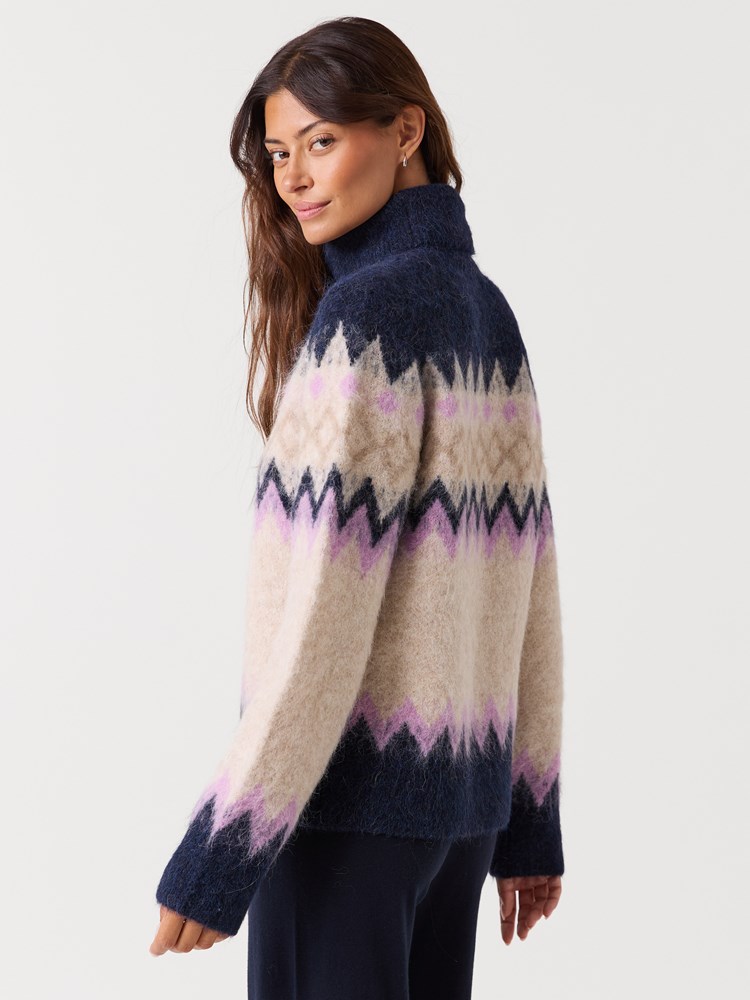 Elza genser 7517179_EM6-MELL-W26-Modell-Front_chn=vic_475_Elza genser EM6.jpg_Front