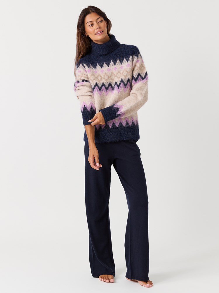 Elza genser 7517179_EM6-MELL-W26-Modell-Front_chn=vic_8440_Elza genser EM6.jpg_Front