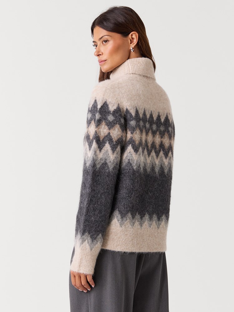 Elza genser 7517179_I7C-MELL-W26-Modell-Front_chn=vic_5058_Elza genser I7C.jpg_Front