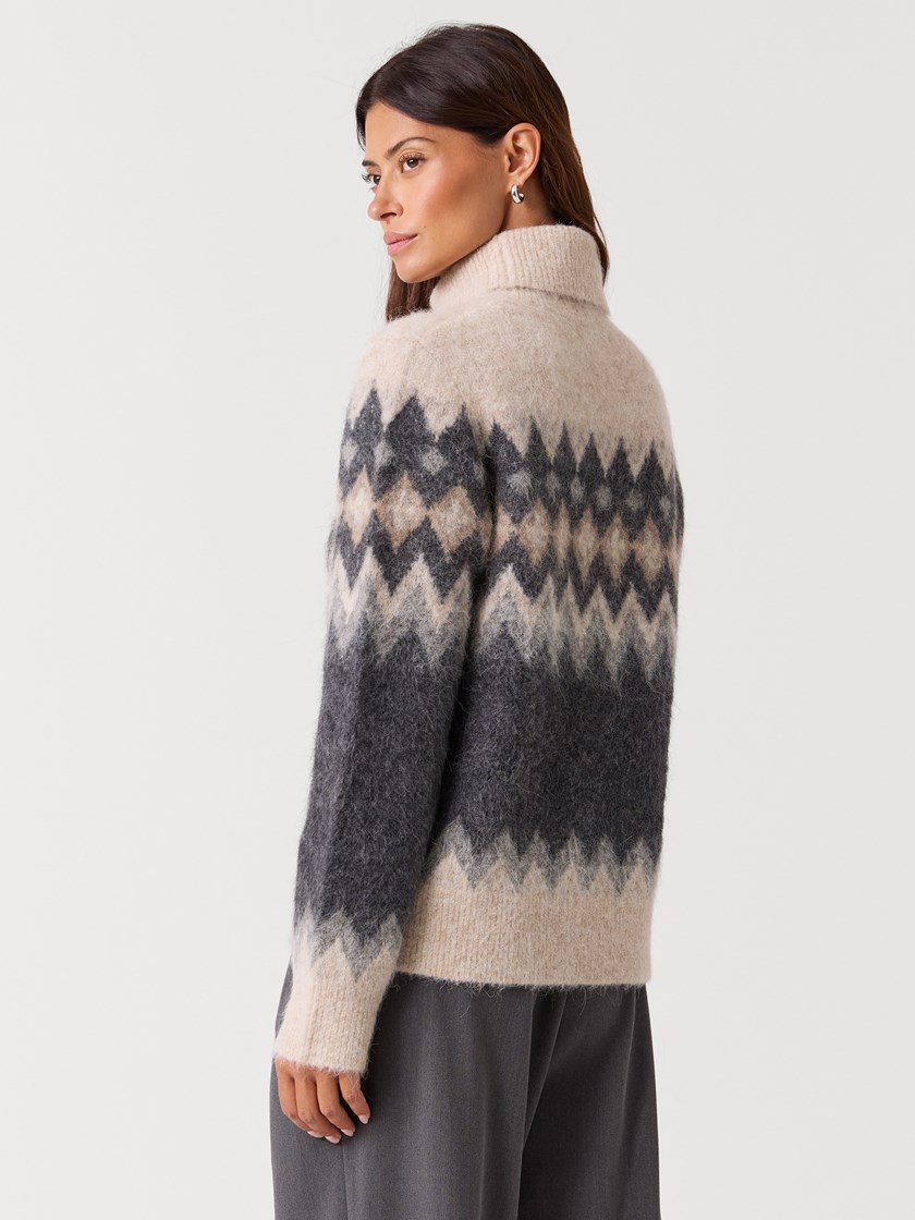7517179 I7C 7517179_I7C-MELL-W26-Modell-Front_chn=vic_5058.jpg_Front||Front