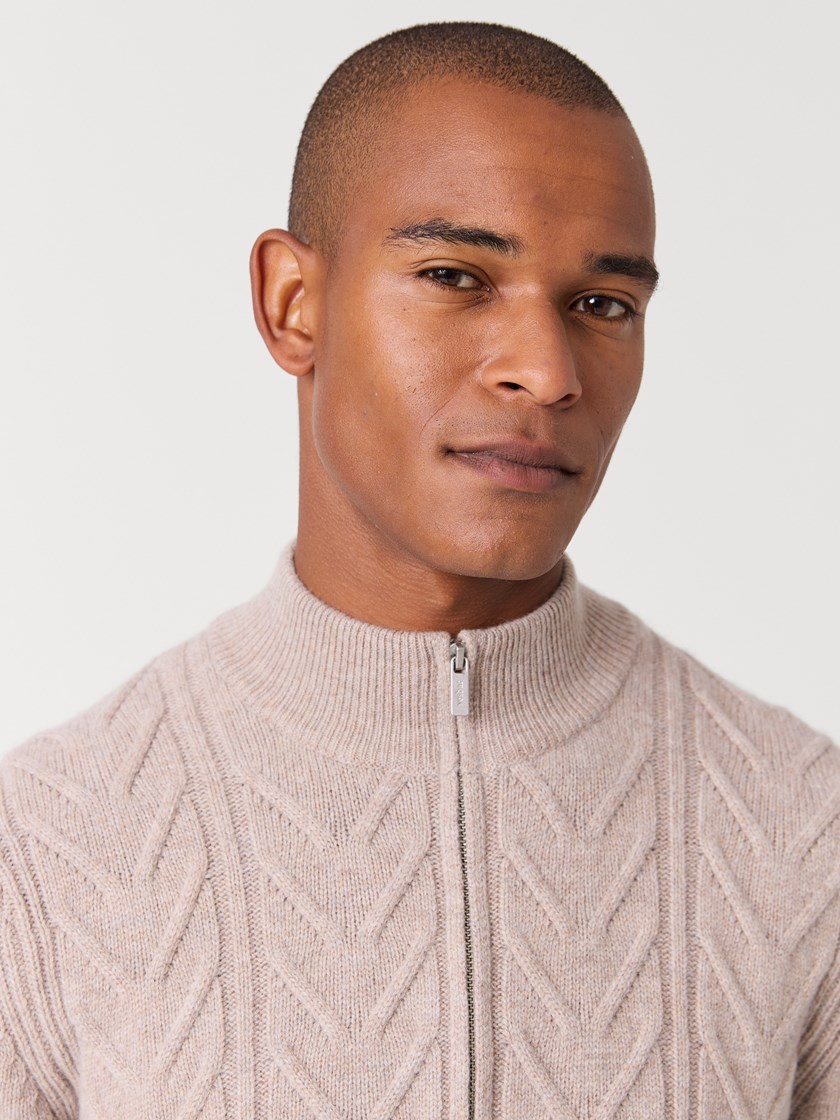 7517181 T35 7517181_T35-VESB-W26-Modell-Front_chn=vic_6363_Soren cardigan T35.jpg_Front||Front
