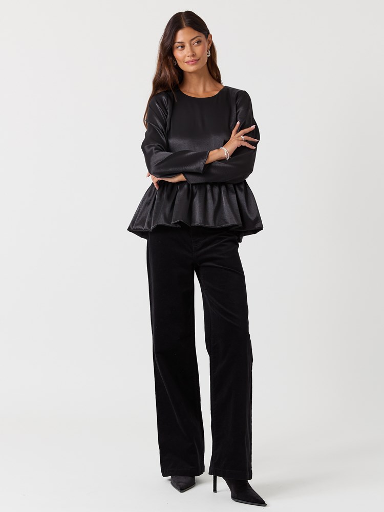 Rina topp 7517184_ID2-MELL-W26-Modell-Front_chn=vic_6377_Rina topp ID2.jpg_Front