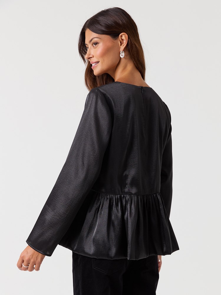 Rina topp 7517184_ID2-MELL-W26-Modell-Front_chn=vic_8176_Rina topp ID2.jpg_Front