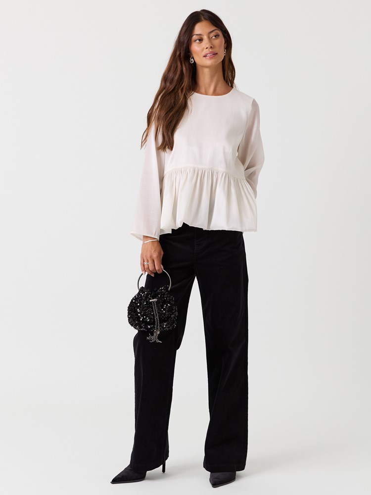 Rina topp 7517184_O72-MELL-W26-Modell-Front_chn=vic_2205_Rina topp O72.jpg_Front