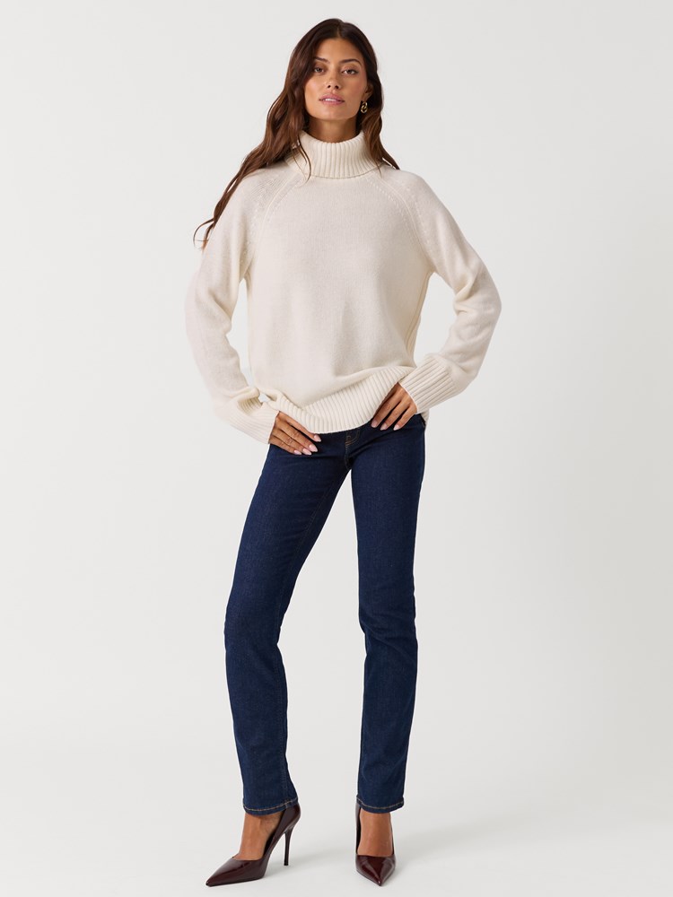 Miriam genser 7517199_O77-BLU-S27-Modell-Front_chn=vic_6963_Miriam genser O77.jpg_Front||Front