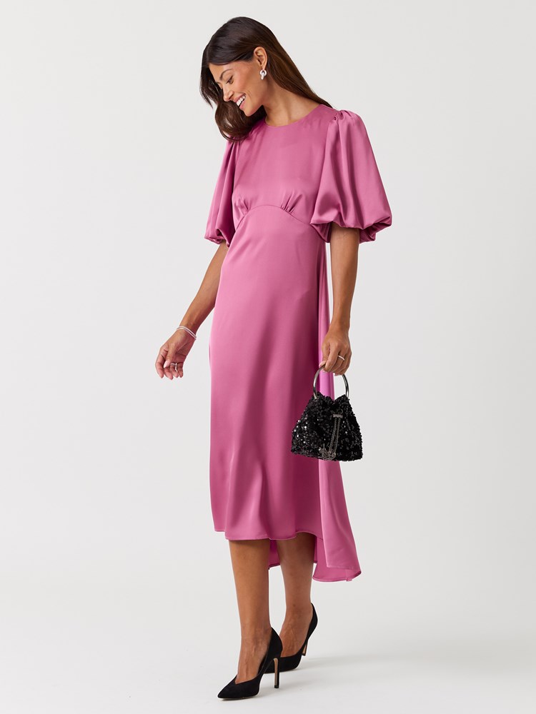 Gabriela kjole 7517204_MRK-MELL-W26-Modell-Front_chn=vic_4094_Gabriela kjole MRK.jpg_Front