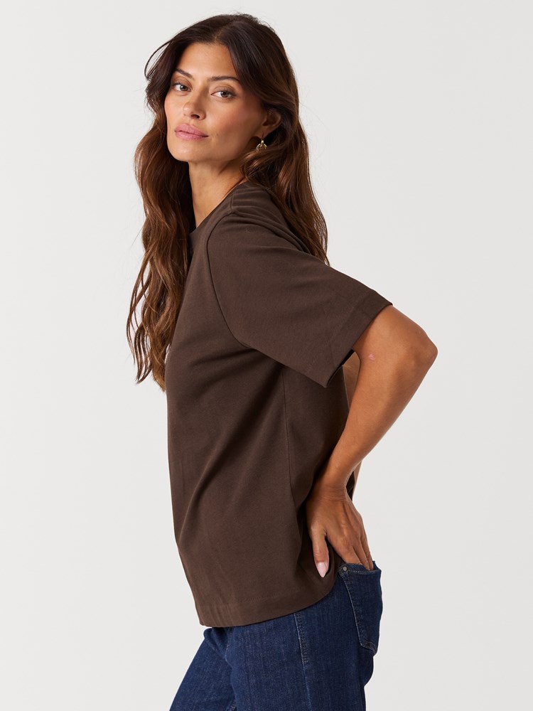 Annie t-skjorte 7517467_AM4-BLU-S27-Modell-Front_chn=vic_5256_Annie t-skjorte AM4.jpg_Front
