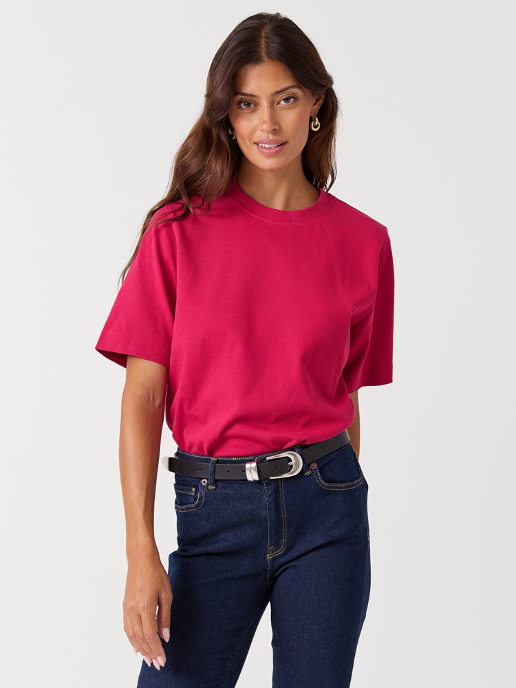 Annie t-skjorte 7517467_MZ3-BLU-S27-Modell-Front_chn=vic_304_Annie t-skjorte MZ3.jpg_Front