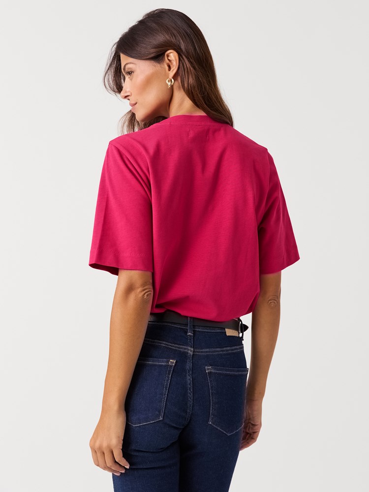 Annie t-skjorte 7517467_MZ3-BLU-S27-Modell-Front_chn=vic_8123_Annie t-skjorte MZ3.jpg_Front