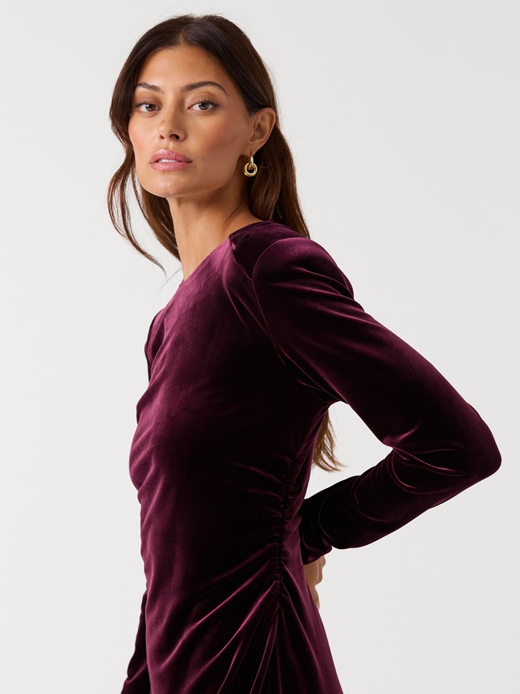 Ruby kjole 7517554_MWN-BLU-W26-Modell-Front_chn=vic_8206.jpg_Front