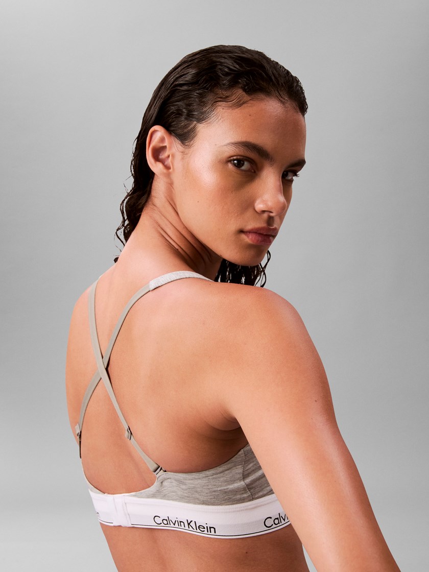 7253419 IEW Calvin-Klein_009999_P7A_LV00QF8503P7A_4_Lightly Lined Bralette IEW.jpg_