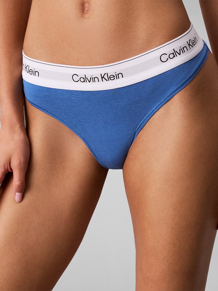 Thong Calvin-Klein_FA2026_C2L_LV00QF8518C2L_4_Thong EOV.jpg_