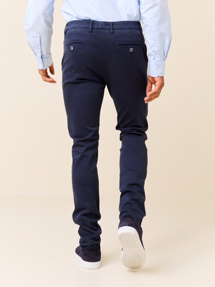 7244105 EM6 Chino blå NOS 10_Alan Color Hyper Stretch Chino EM6.jpg_