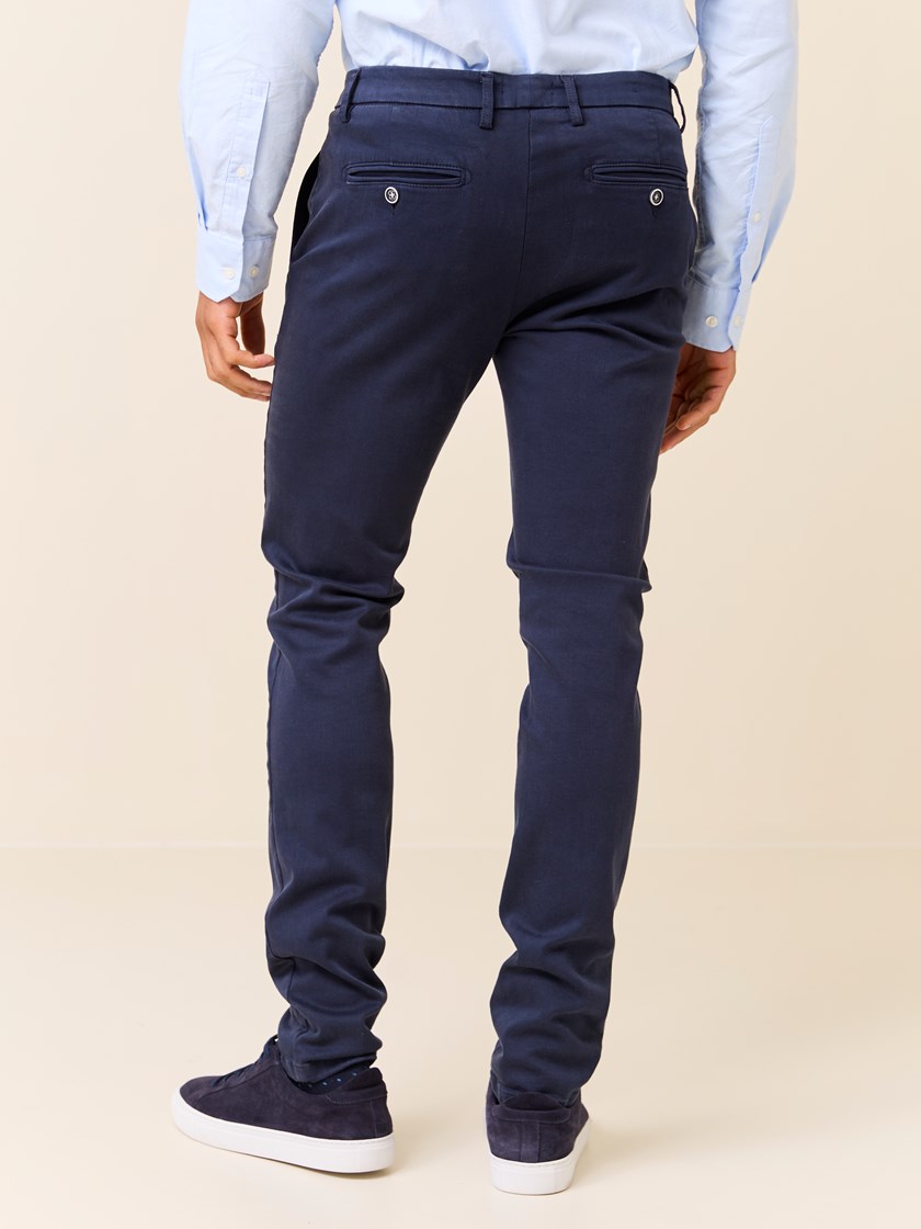 7244105 EM6 Chino blå NOS 11_Alan Color Hyper Stretch Chino EM6.jpg_