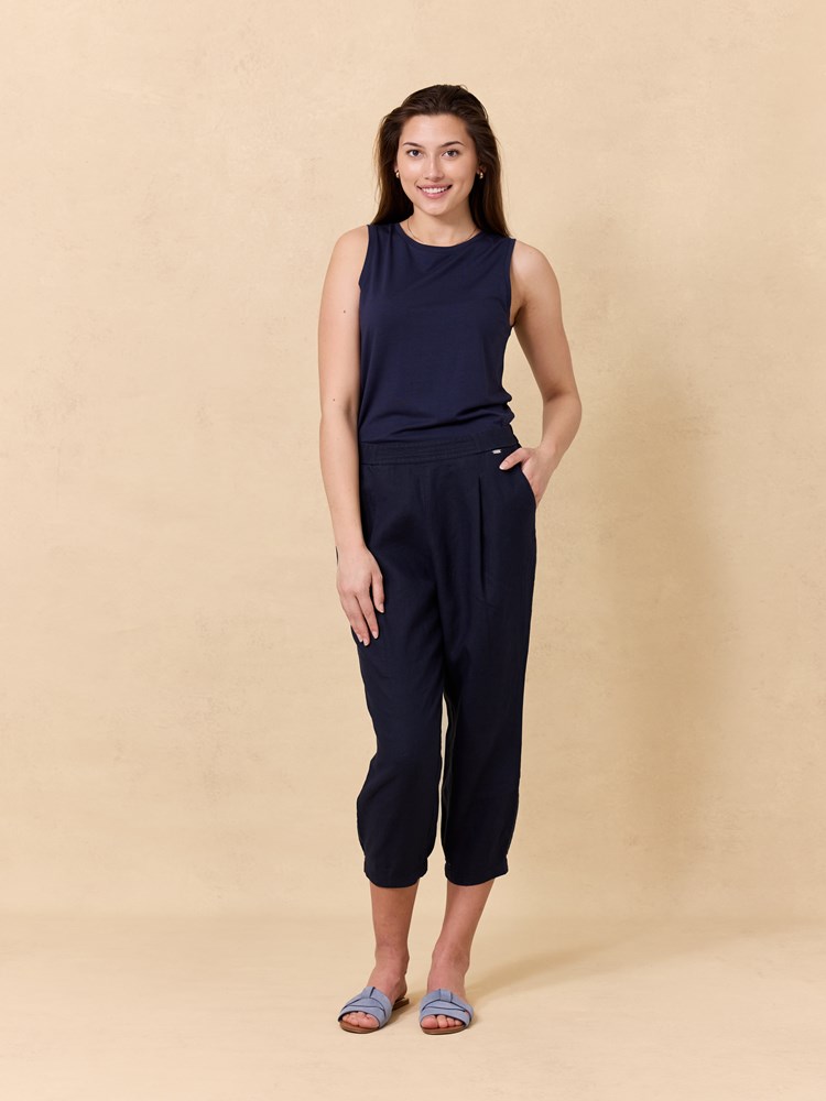 Lucy linbukse JP_ecom_ella_rest_Q2 26_Lucy linbukse EM6 7511720.jpg_