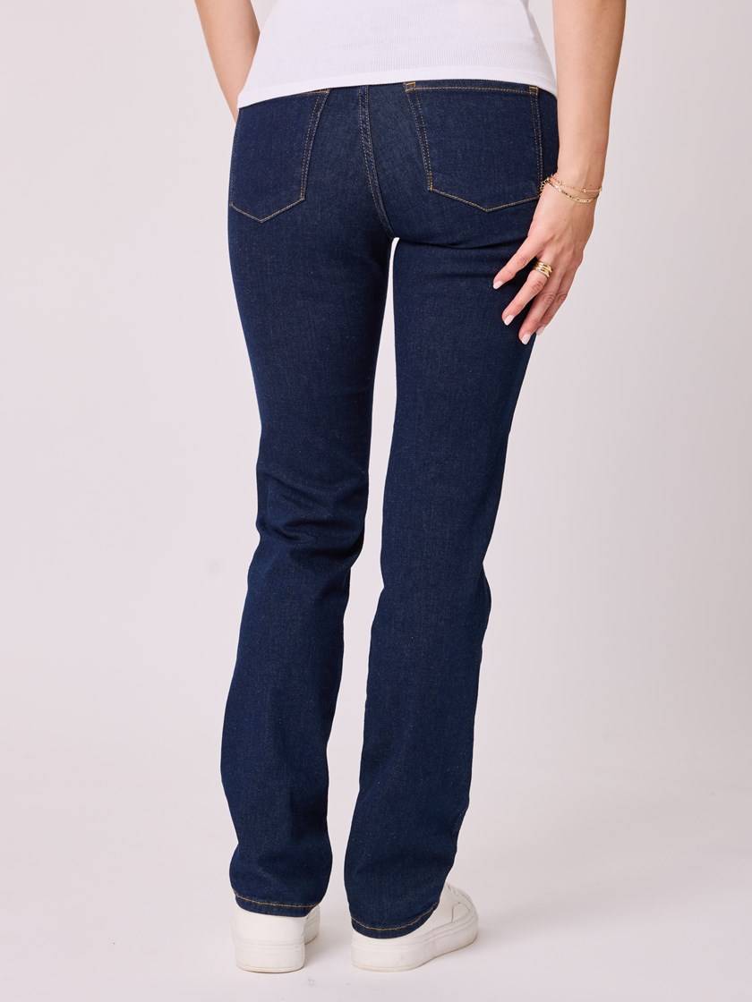 7503876 D04 spirea straight jeans mørk 27.jpg_