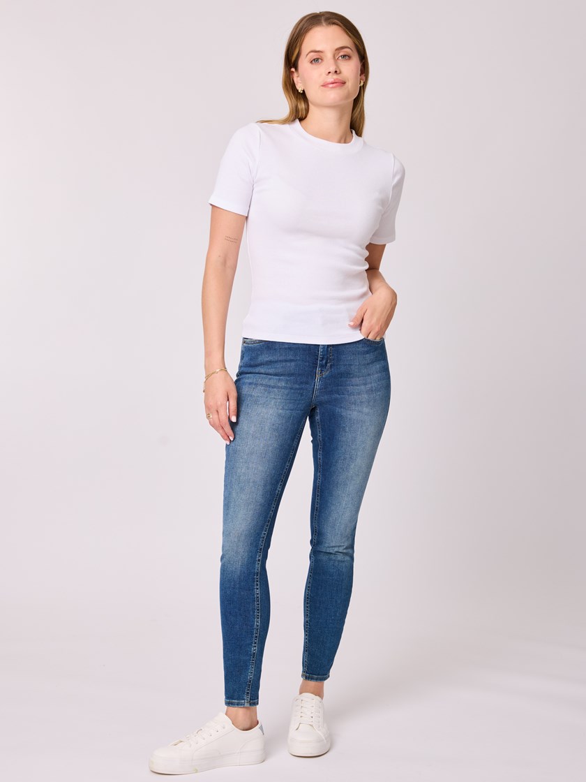 7503875 DAA sunflower skinny mellom 7.jpg_
